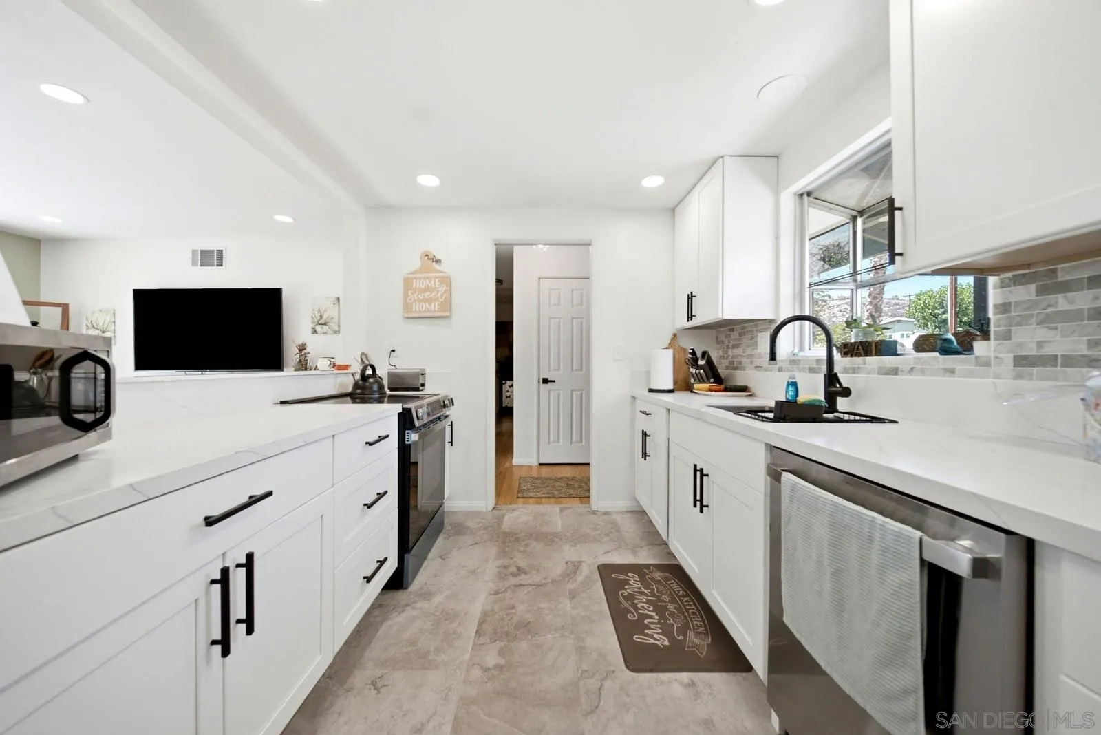 817 Arboleda Road El Cajon, CA 92021 - Photo 8 of 34