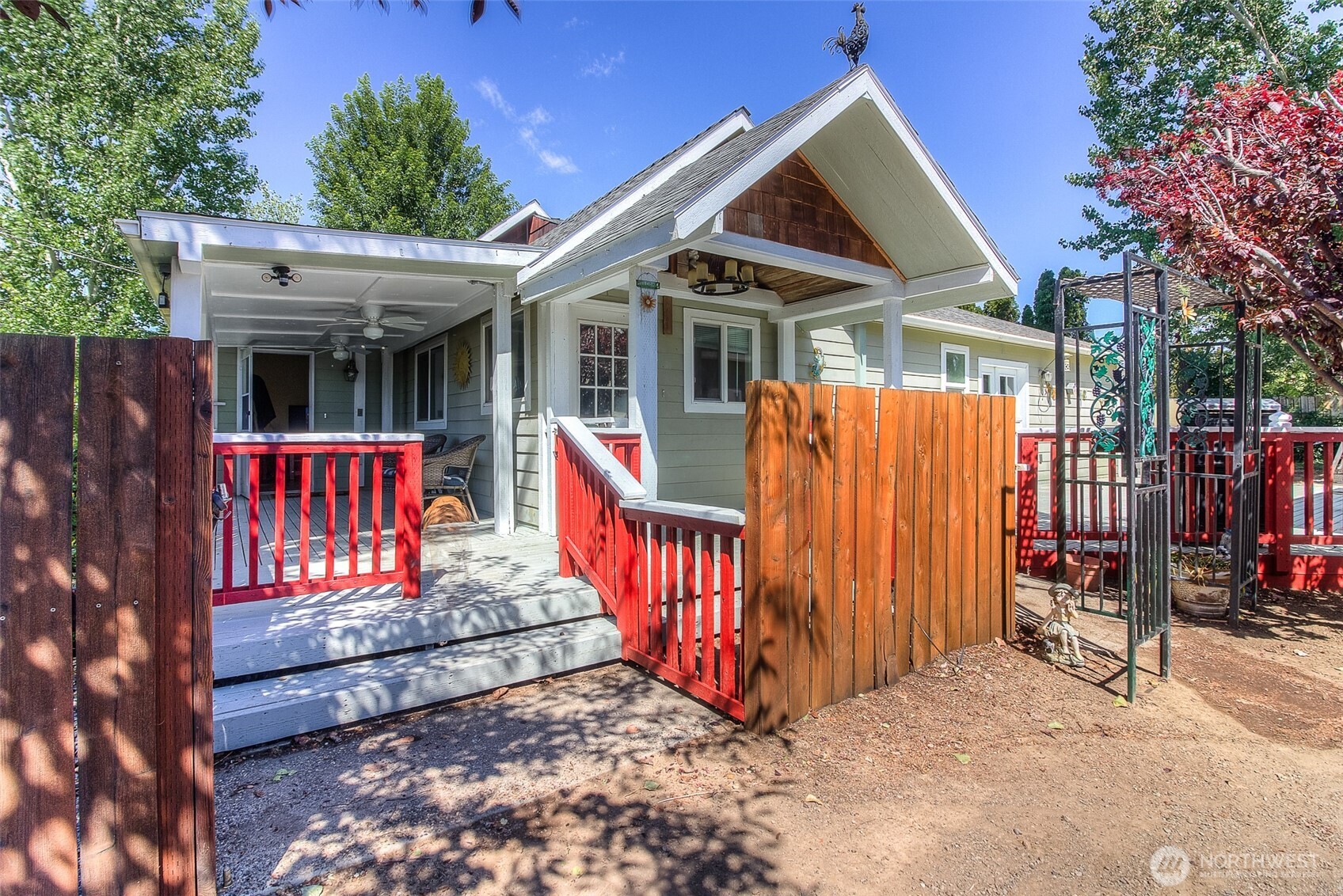 7305 East Mieras Road Yakima, WA 98901 - Photo 2 of 28