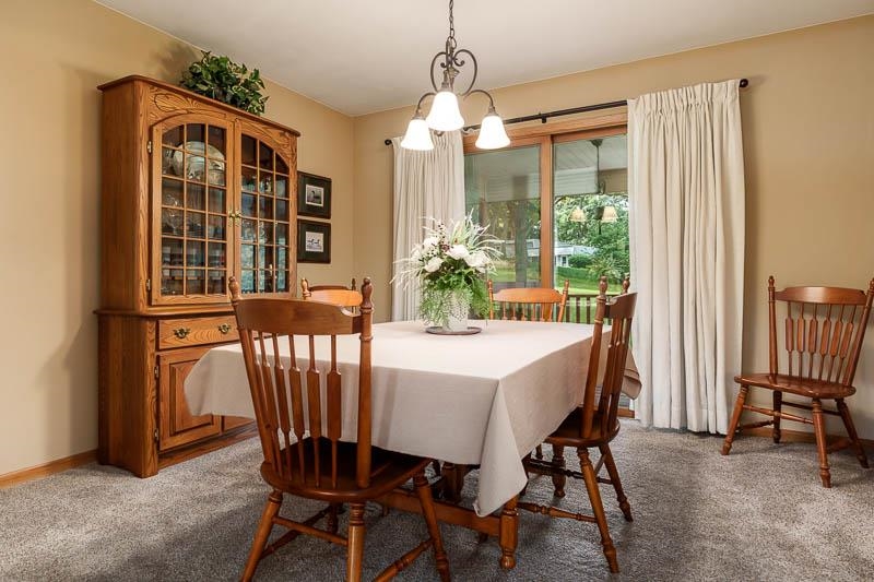 11752 Love Road Roscoe, IL 61073 - Photo 11 of 47 Gallery Image 11