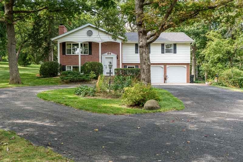 11752 Love Road Roscoe, IL 61073 - Photo 3 of 47 Gallery Image 3
