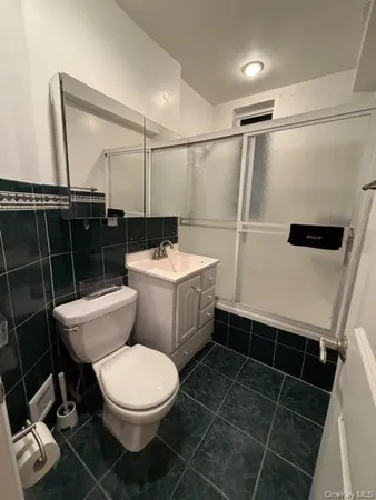 $2,600 | 14-16 Stoner Avenue, Unit 2D, Great Neck, NY 11021