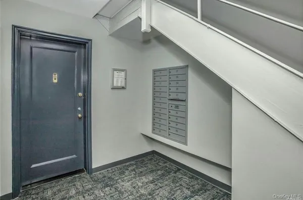 $2,600 | 14-16 Stoner Avenue, Unit 2D, Great Neck, NY 11021