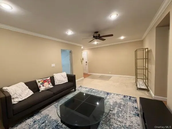 $2,600 | 14-16 Stoner Avenue, Unit 2D, Great Neck, NY 11021