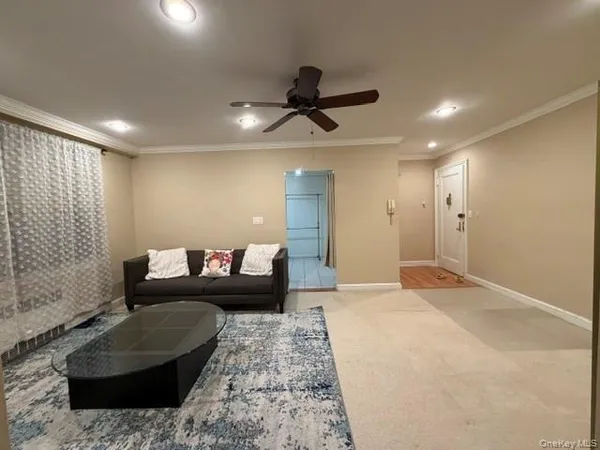 $2,600 | 14-16 Stoner Avenue, Unit 2D, Great Neck, NY 11021