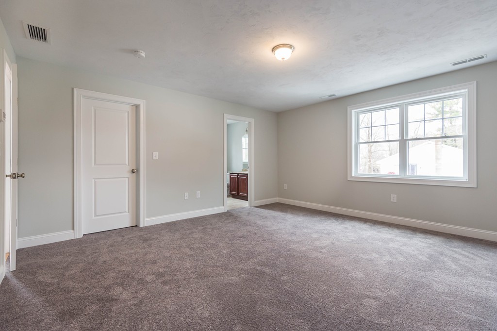 22 R Line Road, Unit 2 Wakefield, MA 01880 - Photo 9 of 19 Gallery Image 9
