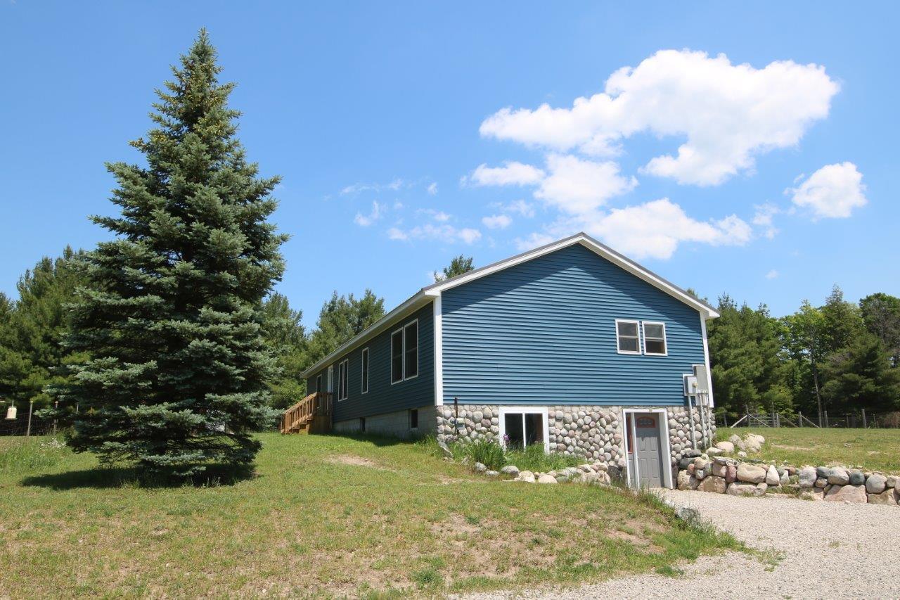 10722 North Black River Road Cheboygan, MI 49721 - Photo 23 of 24 Gallery Image 23