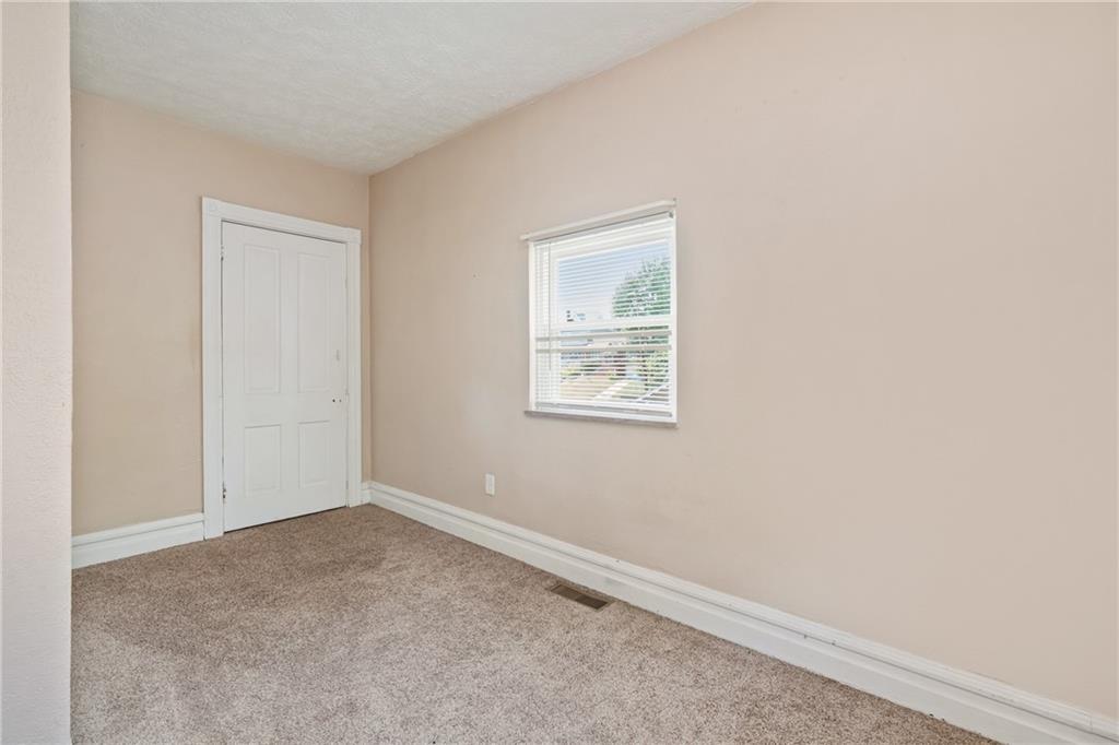 1056 Lessing Street Pittsburgh, PA 15220 - Photo 18 of 27 Gallery Image 18