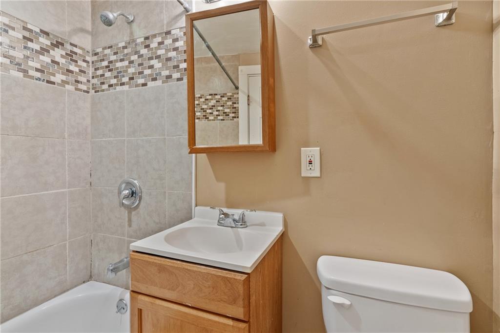 1056 Lessing Street Pittsburgh, PA 15220 - Photo 20 of 27 Gallery Image 20