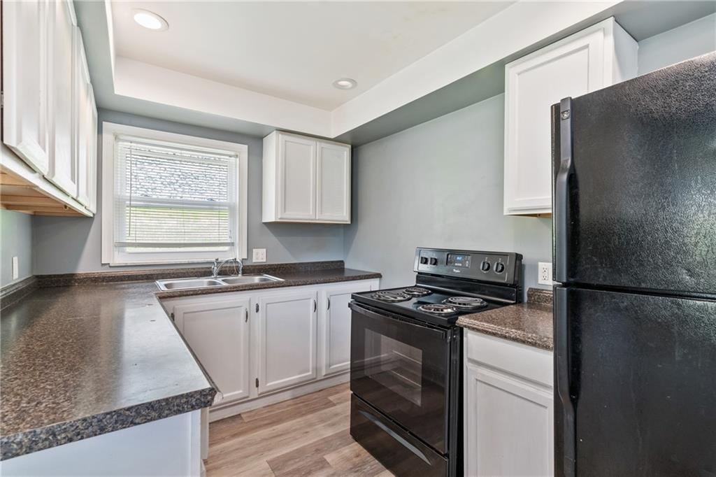 1056 Lessing Street Pittsburgh, PA 15220 - Photo 10 of 27 Gallery Image 10
