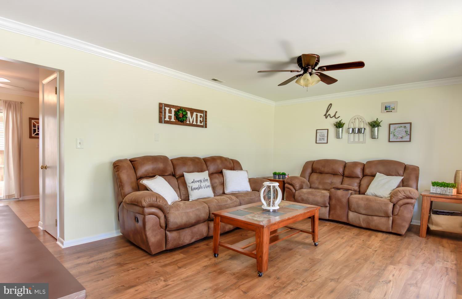 128 Walnut Street Ridgely, MD 21660 - Photo 5 of 30 Living Room