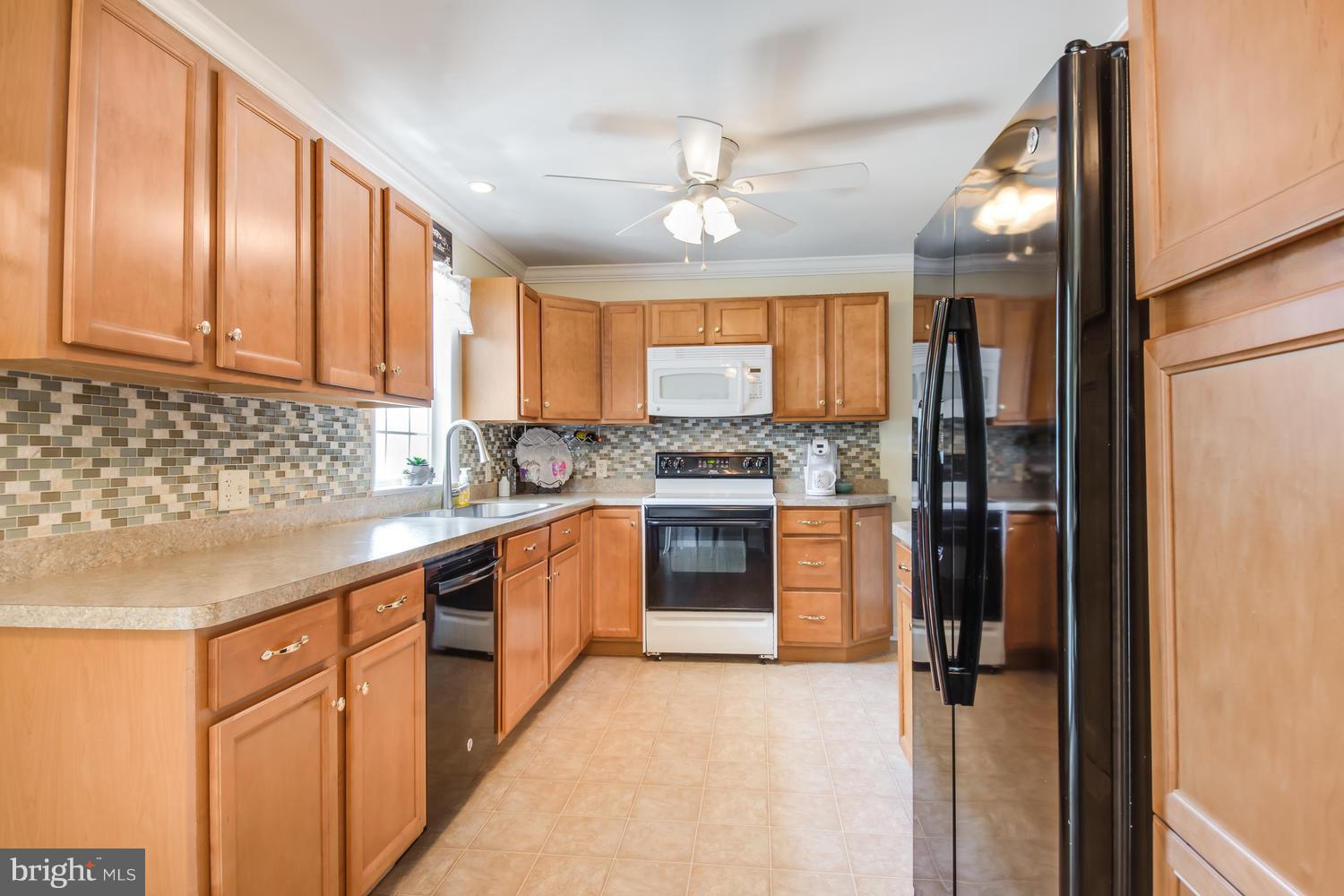 128 Walnut Street Ridgely, MD 21660 - Photo 8 of 30 Kitchen