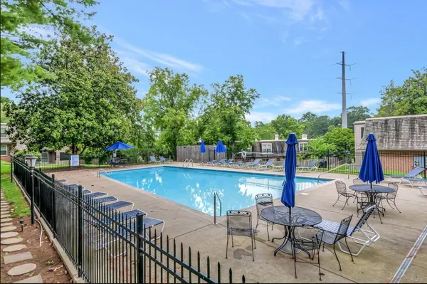 $1,700 | 3000 Hillsboro Pike, Unit 111, Nashville, TN 37215