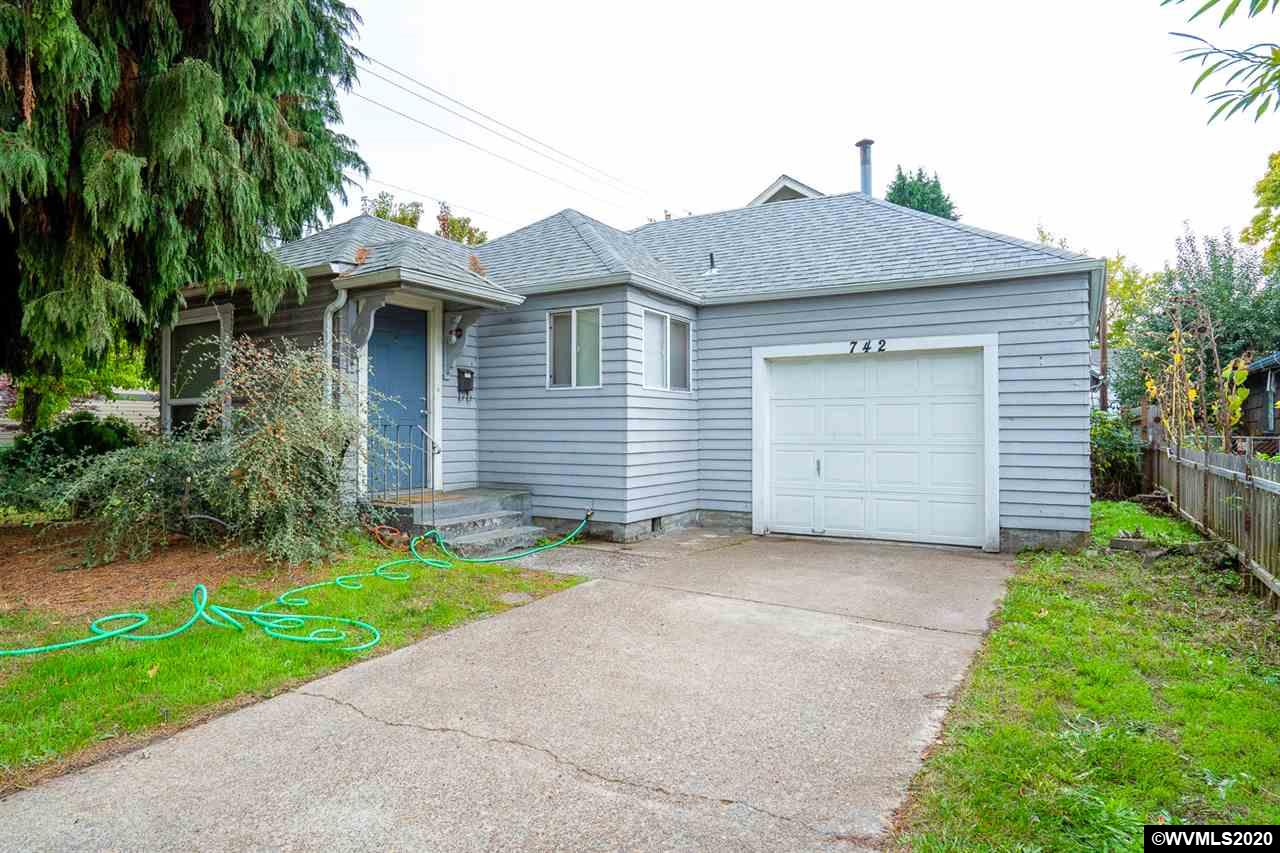 742 Southwest 13th Street Corvallis, OR 97333 - Photo 4 of 15