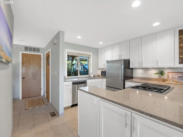 $769,000 | 753 North Breaker Point Drive, Unit 753, Cannon Beach, OR 97110