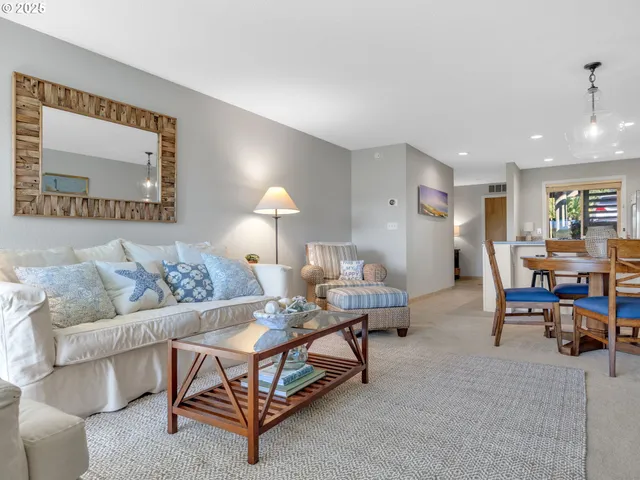 $769,000 | 753 North Breaker Point Drive, Unit 753, Cannon Beach, OR 97110