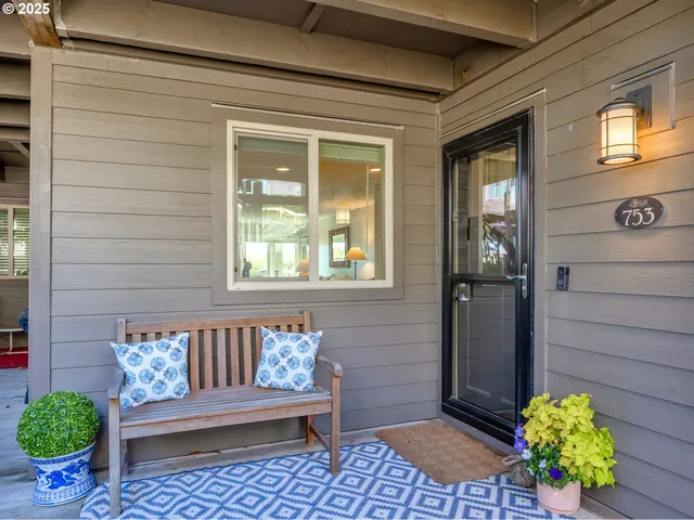 $769,000 | 753 North Breaker Point Drive, Unit 753, Cannon Beach, OR 97110