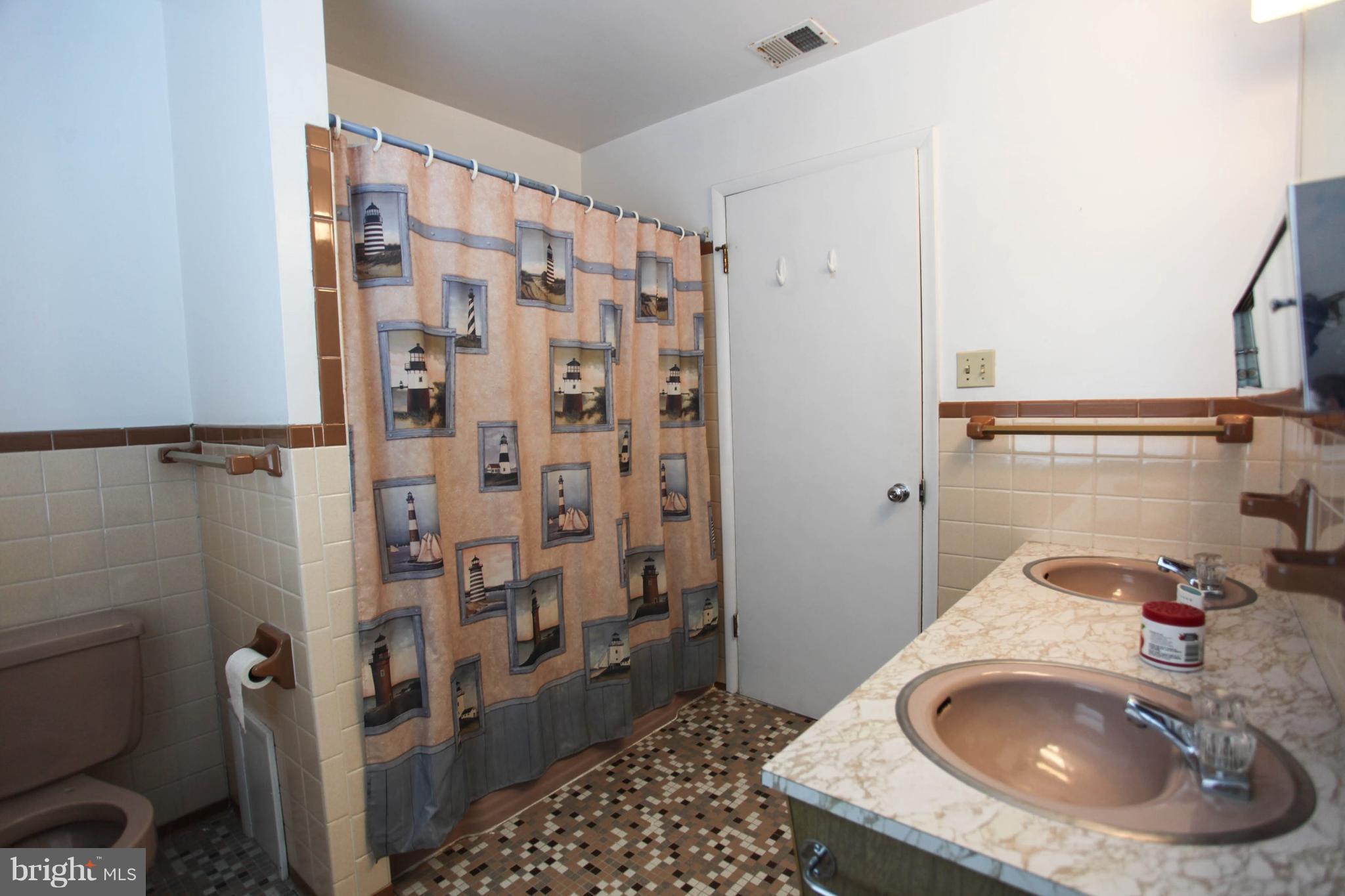 1700 Church Road Dundalk, MD 21222 - Photo 21 of 28 Hall Bath Second Level