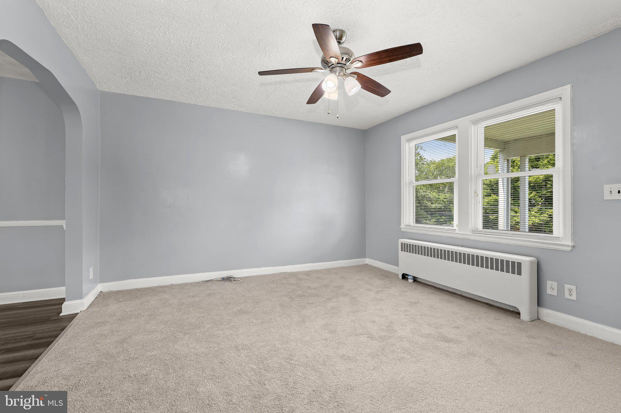 6105 Frederick Road Baltimore, MD 21228 - Photo 8 of 30 Living Room