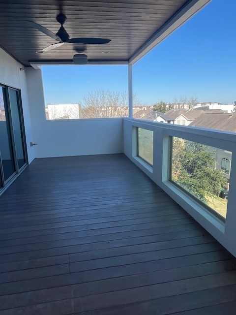 1255 Utah Street Houston, TX 77007 - Photo 3 of 17 a view of an empty room with a window