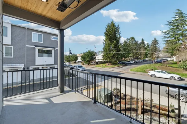 $689,995 | 15423 Admiralty Way, Unit A1, Lynnwood, WA 98087