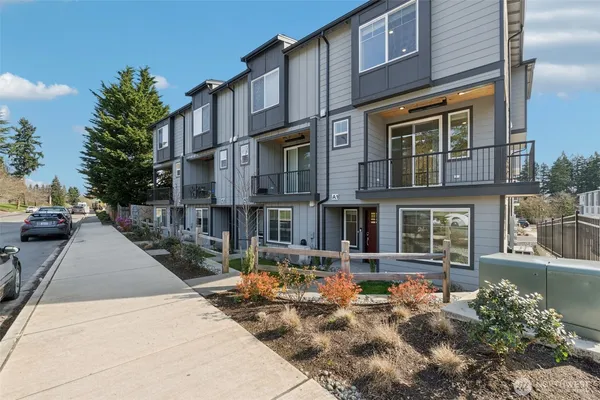 $689,995 | 15423 Admiralty Way, Unit A1, Lynnwood, WA 98087