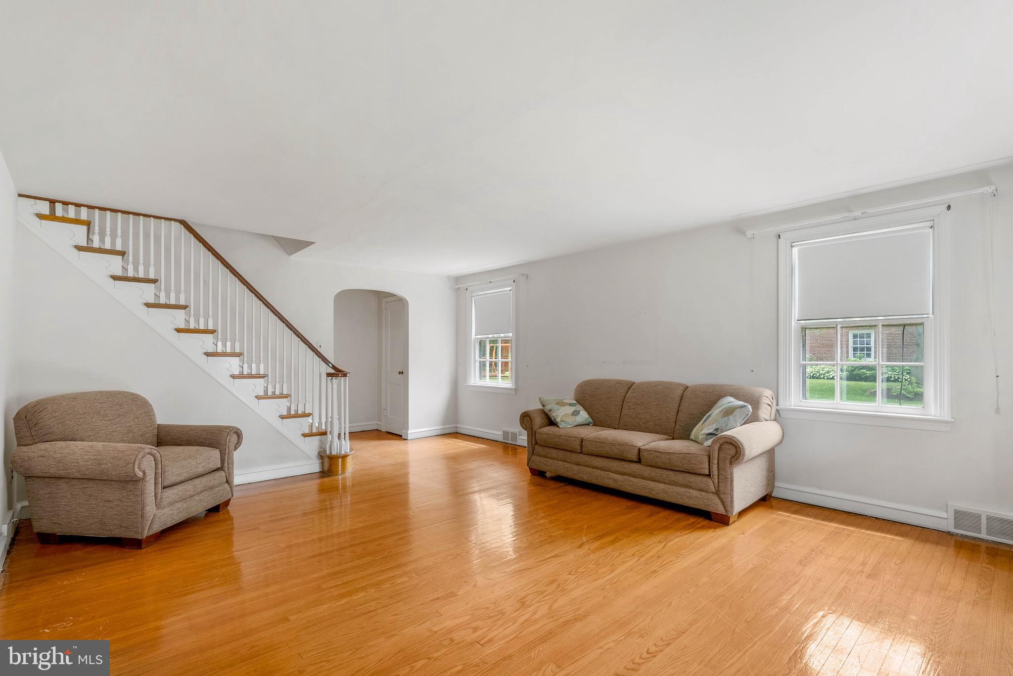 402 Hawthorne Road Wallingford, PA 19086 - Photo 4 of 23