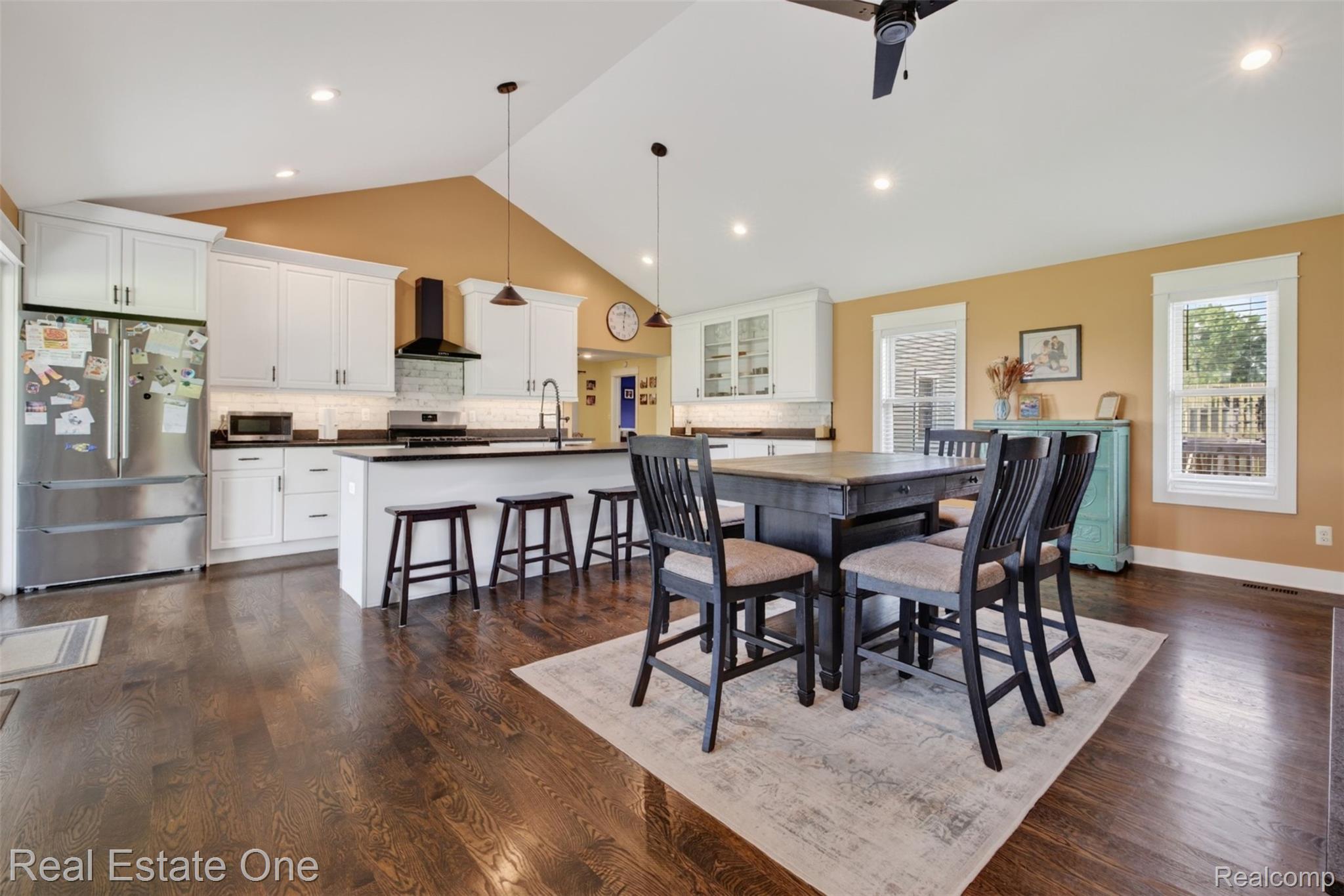 2355 South Sashabaw Road Ortonville, MI 48462 - Photo 7 of 57 22) Dining Area.jpg