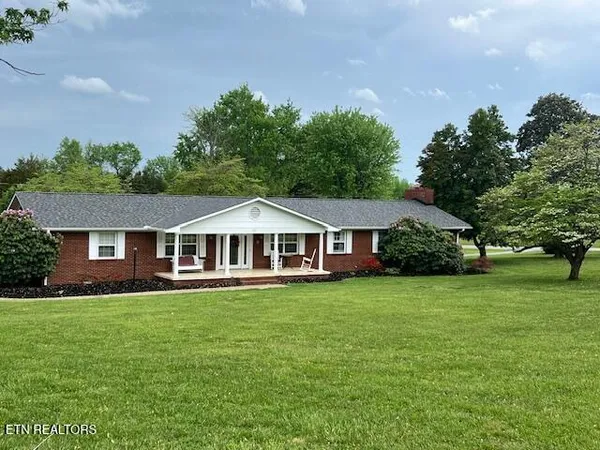 $409,900 | 205 Hickory Lane, Jacksboro, TN 37757