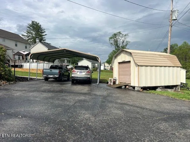 $409,900 | 205 Hickory Lane, Jacksboro, TN 37757