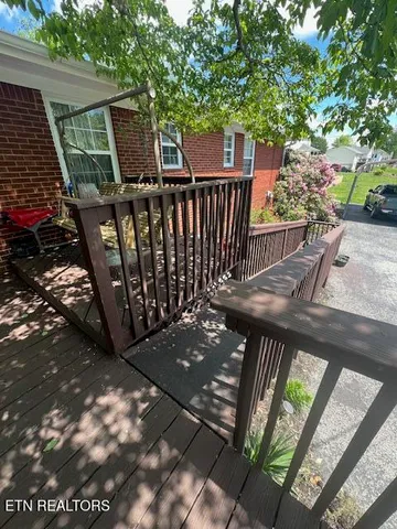 $409,900 | 205 Hickory Lane, Jacksboro, TN 37757