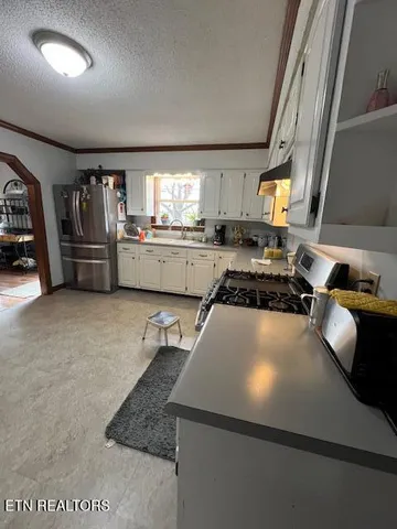 $409,900 | 205 Hickory Lane, Jacksboro, TN 37757