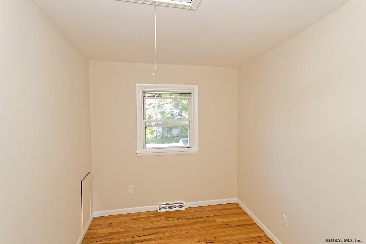 41 Mt Riga Avenue Colonie, NY 12110 - Photo 11 of 26 Photo 13