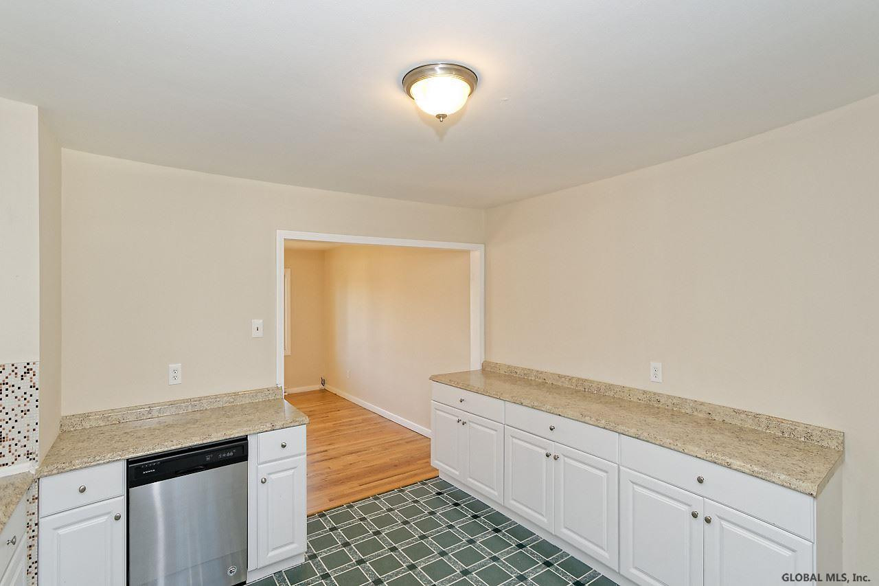 41 Mt Riga Avenue Colonie, NY 12110 - Photo 7 of 26 Photo 8