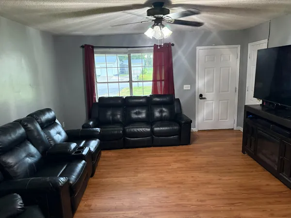 $320,000 | 208 Cedar Point Lane, South Pittsburg, TN 37380