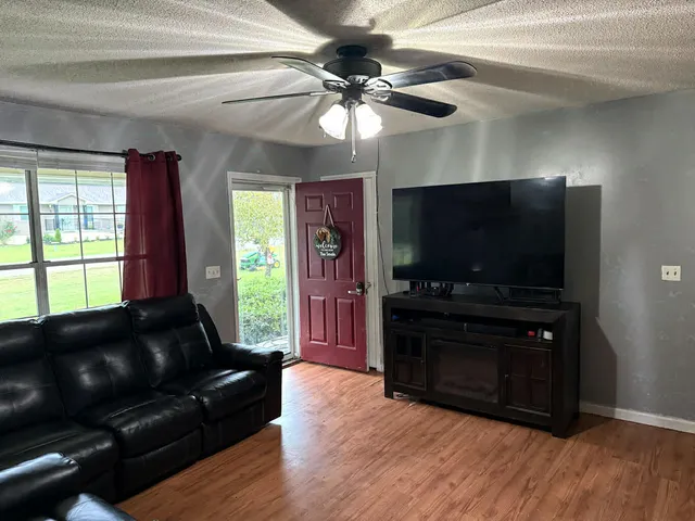 $335,000 | 208 Cedar Point Lane, South Pittsburg, TN 37380