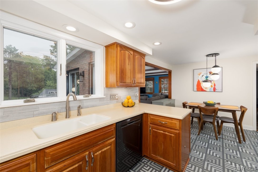 7217 Quaker Road Orchard Park, NY 14127 - Photo 7 of 25 Kitchen