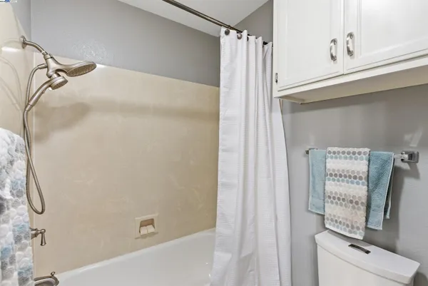a close up view of a washer and dryer