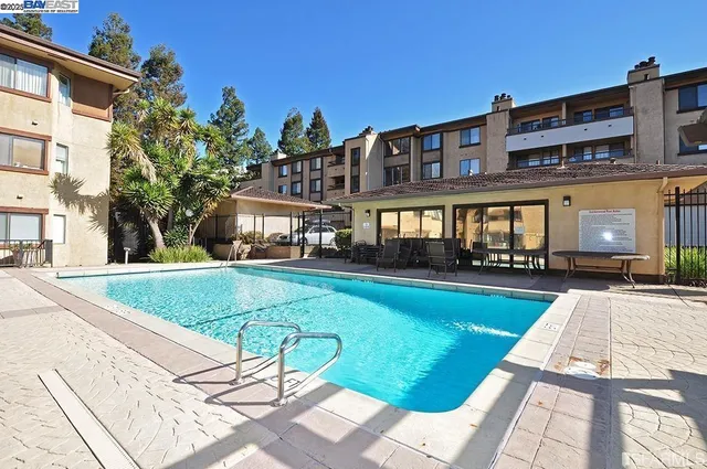 $618,000 | 26953 Hayward Boulevard, Unit 105, Hayward, CA 94542
