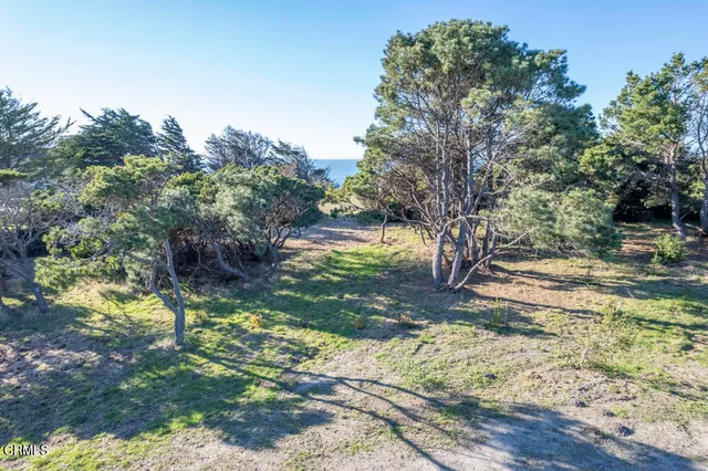 a view of a lake with houses