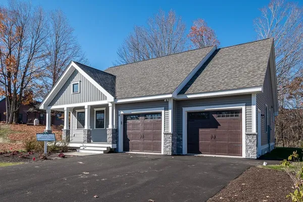$694,900 | 3 Byrne Circle, Brentwood, NH 03833