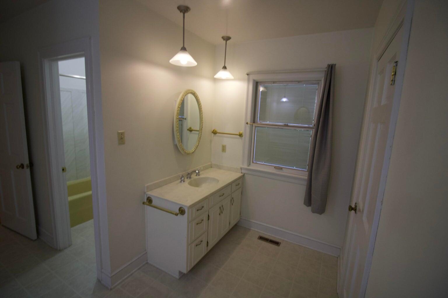 1502 Electric Road Southwest Roanoke, VA 24018 - Photo 15 of 28 24