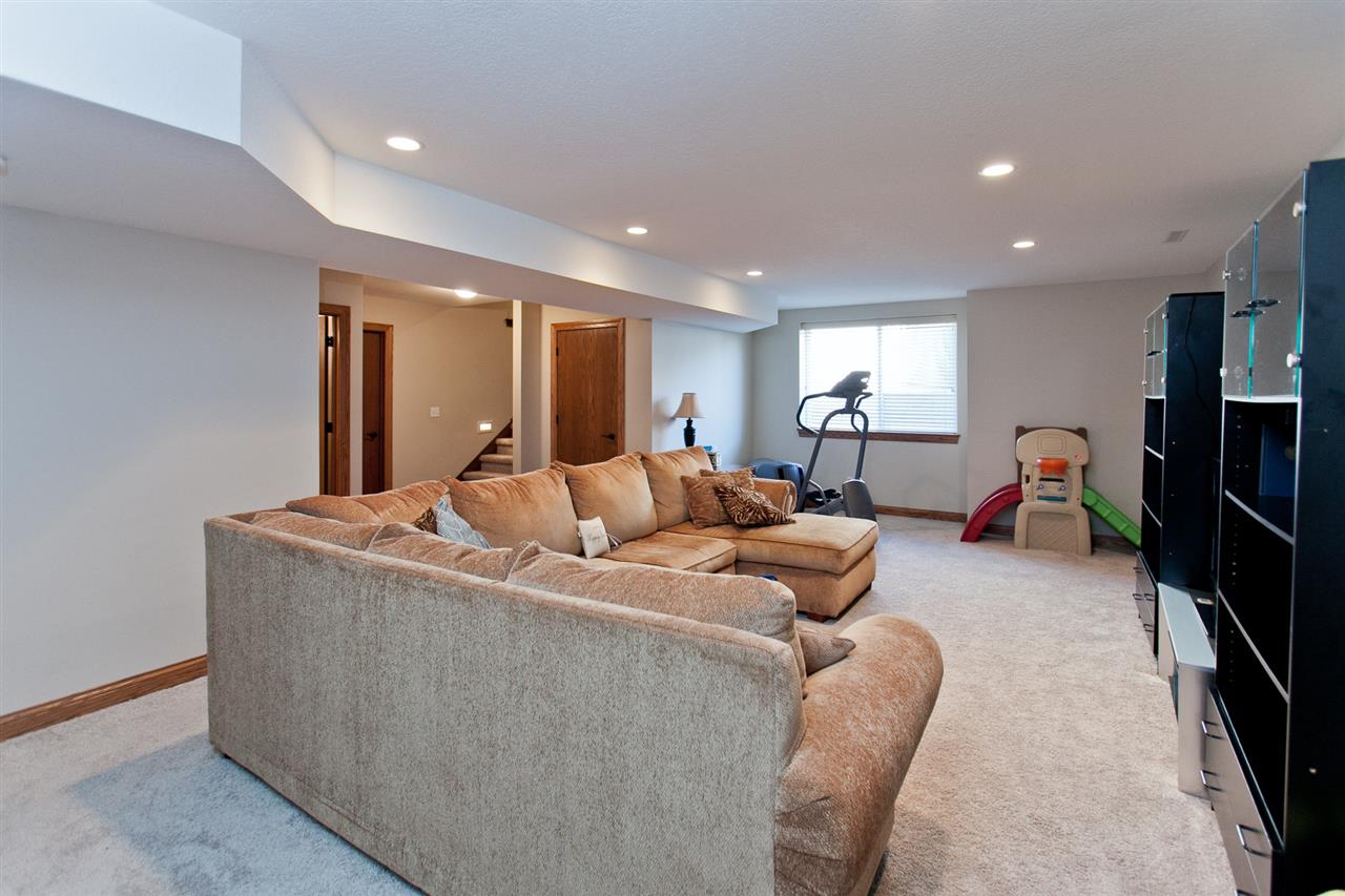 2295 Newcastle Road Marion, IA 52302 - Photo 20 of 24 Gallery Image 20