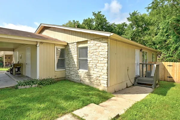 $1,500 | 5707 Spring Meadow Road, Unit B, Austin, TX 78744