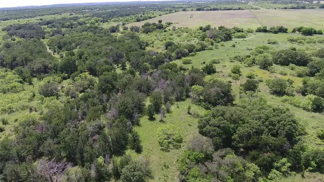a view of a tennis court