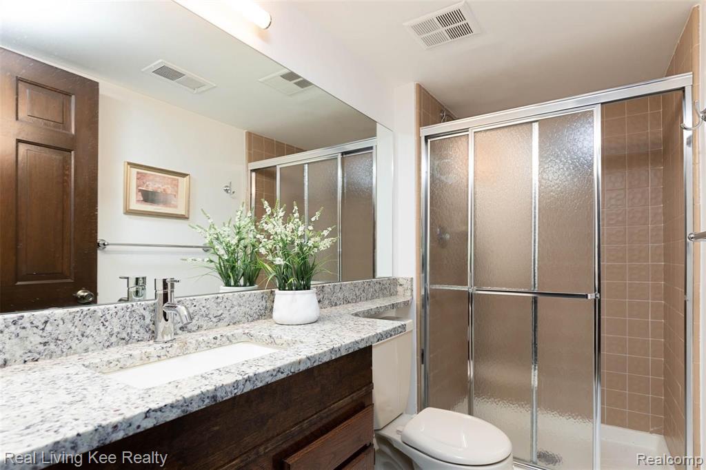 440 Lake Forest Road Rochester Hills, MI 48309 - Photo 26 of 32