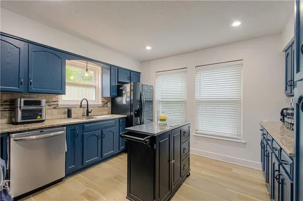 $359,990 | 636 Sheidley Avenue, Bonner Springs, KS 66012