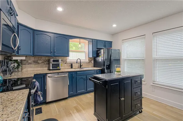 $359,990 | 636 Sheidley Avenue, Bonner Springs, KS 66012