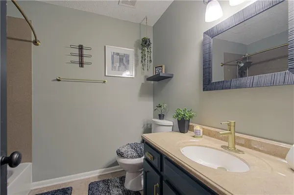 $359,990 | 636 Sheidley Avenue, Bonner Springs, KS 66012