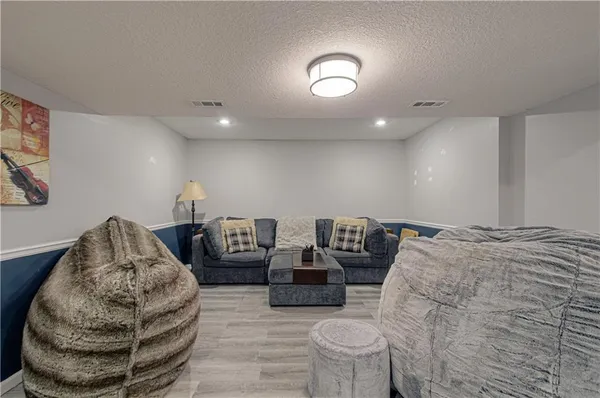$359,990 | 636 Sheidley Avenue, Bonner Springs, KS 66012