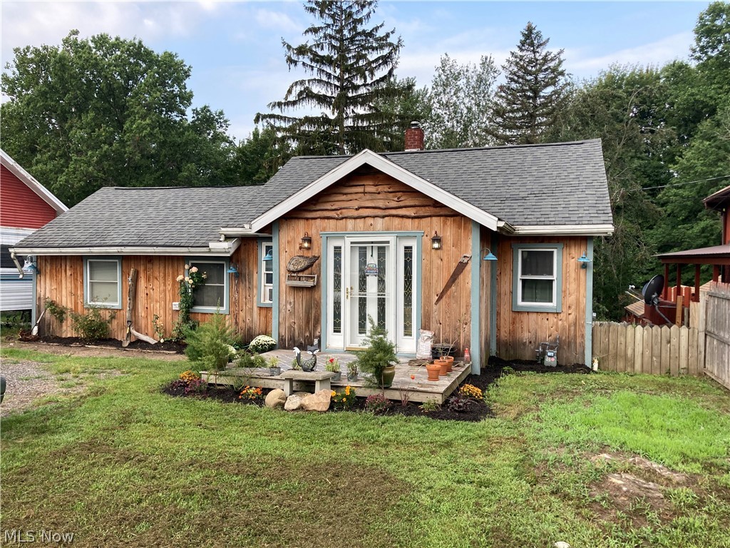 3327 Dickenson Road Ashtabula, OH 44004 - Photo 1 of 14
